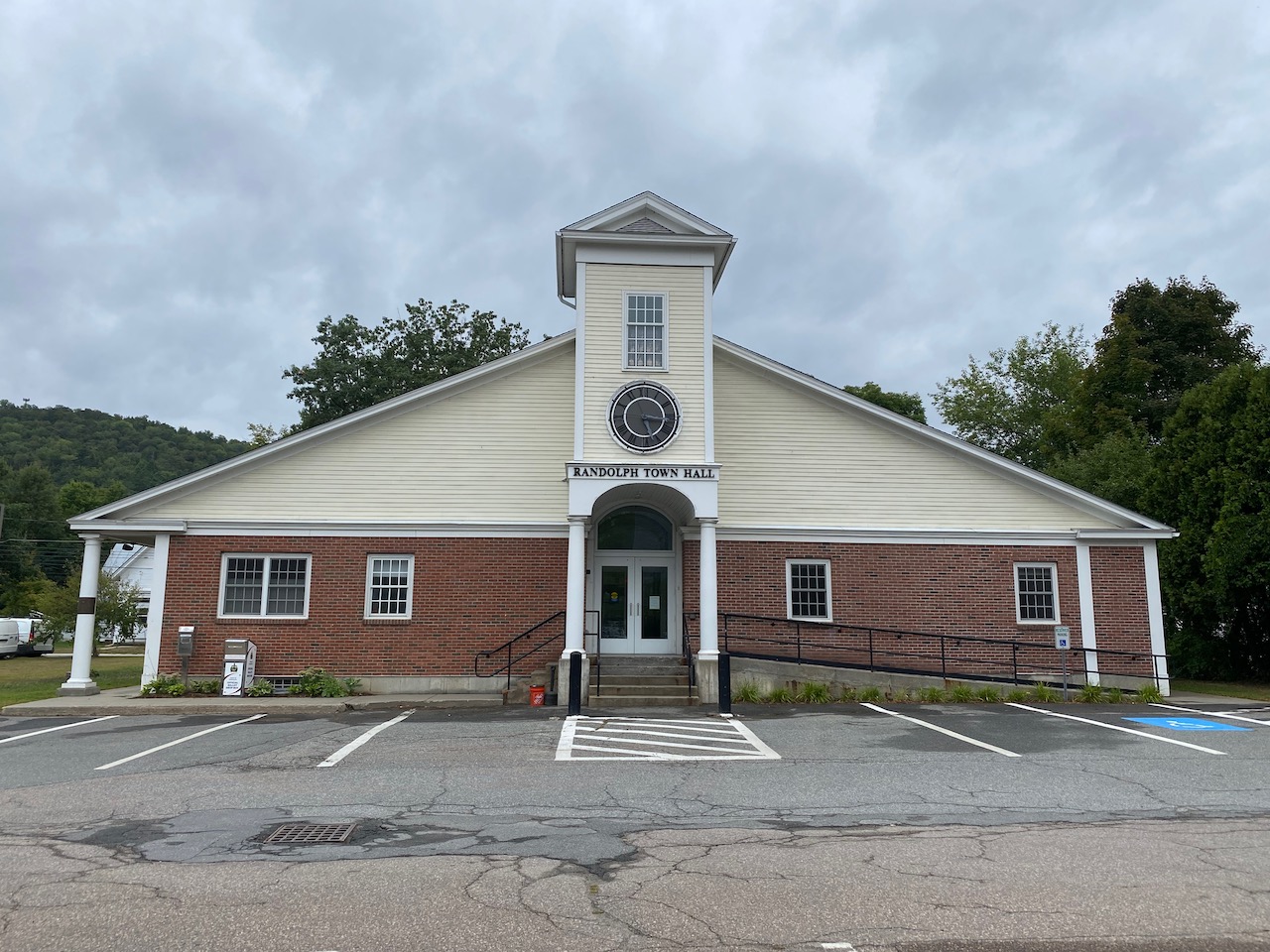 vt251-randolph-town-hall-01
